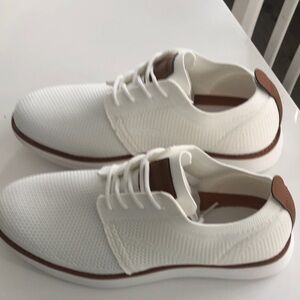 Classic White Men's Sneakers with Brown Accents